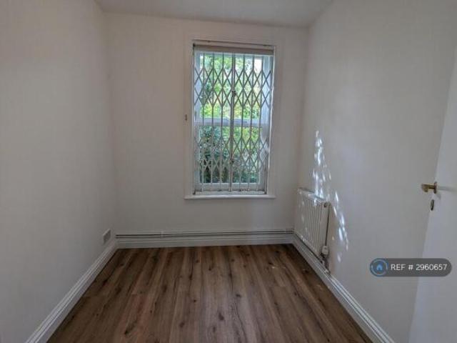 Flat for rent in Cat Hill