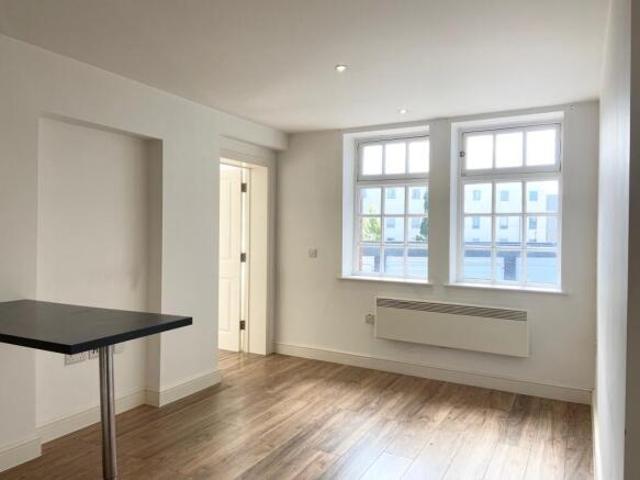 Flat for rent in Chilworth Old Village, Test Valley