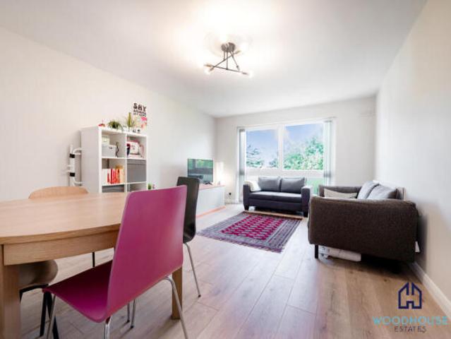 Flat for rent in South Lambeth, Greater London