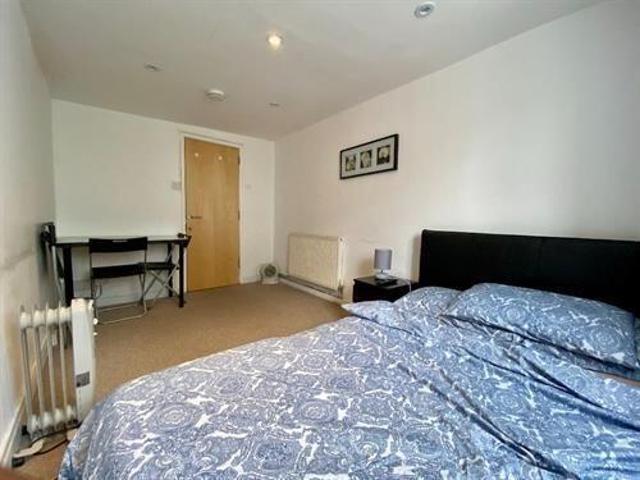 Flat for rent in Cat Hill