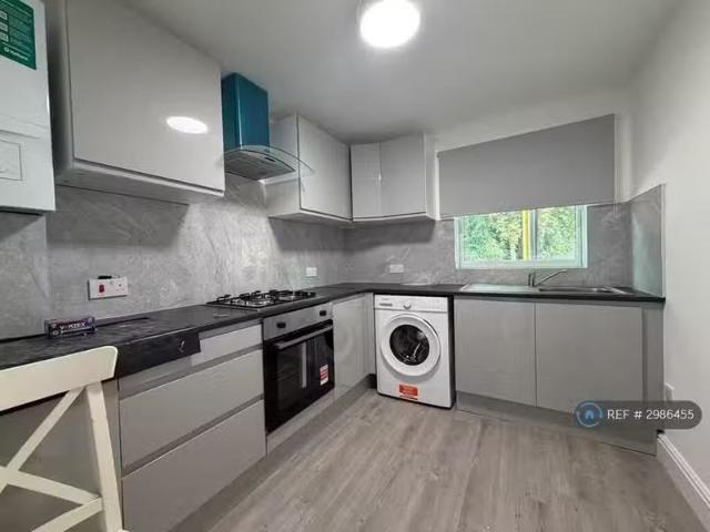House for rent in Pouchen End, Hertfordshire