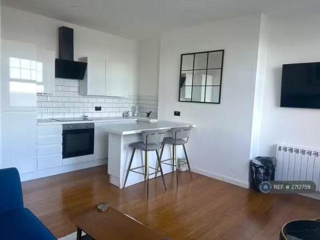 House for rent in Cliftonville West, Acol