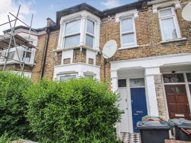 Flat for rent in Leyton