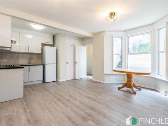 Flat for rent in Cat Hill
