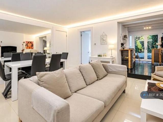 Flat for rent in Cat Hill