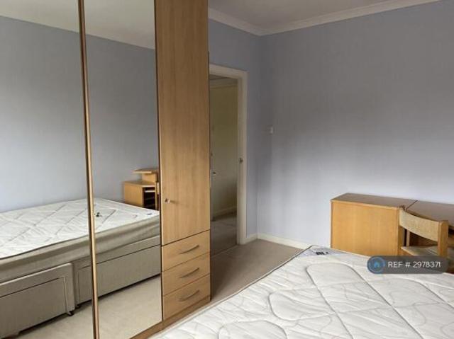 Flat for rent in Cat Hill