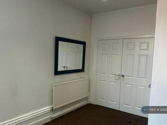 House for rent in Calderstones