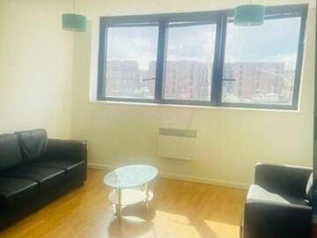 House for rent in Calderstones