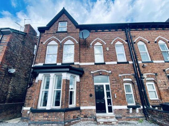 House for rent in Calderstones