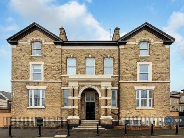 House for rent in Calderstones