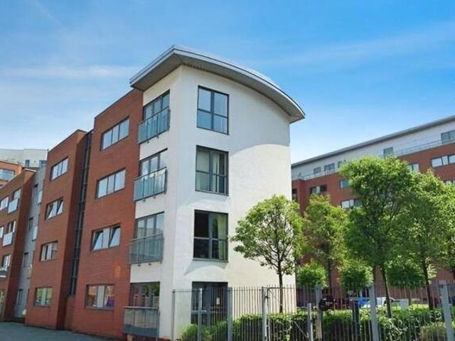 House for rent in Calderstones