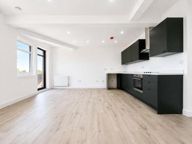 Flat for rent in Woodley