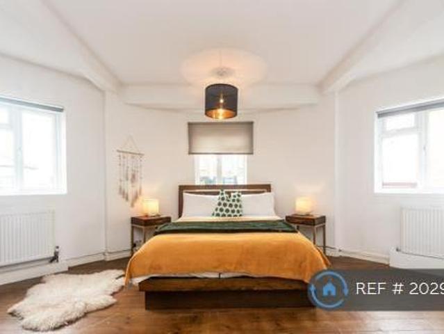 House for rent in Lyons, Greater London