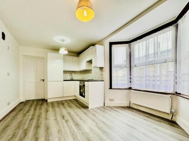 House for rent in Lyons, Greater London