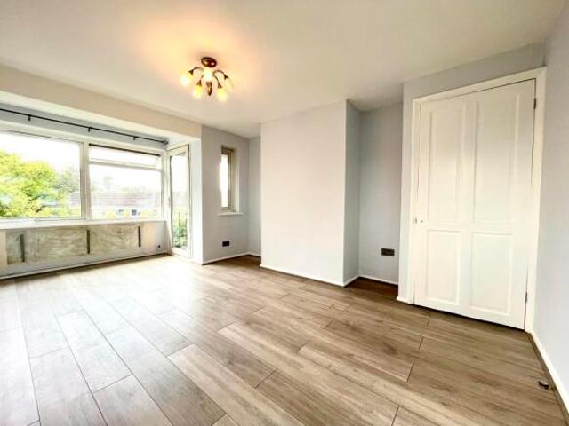 Flat for rent in Cat Hill