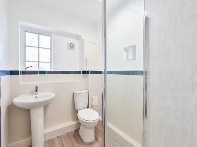 House for rent in Shalford, Guildford