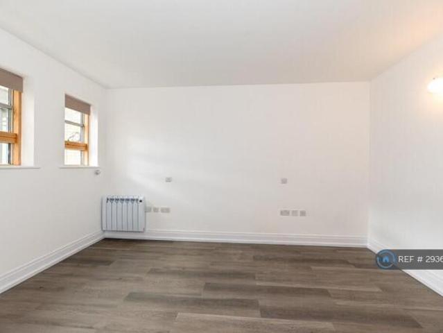Flat for rent in Isleworth, Greater London