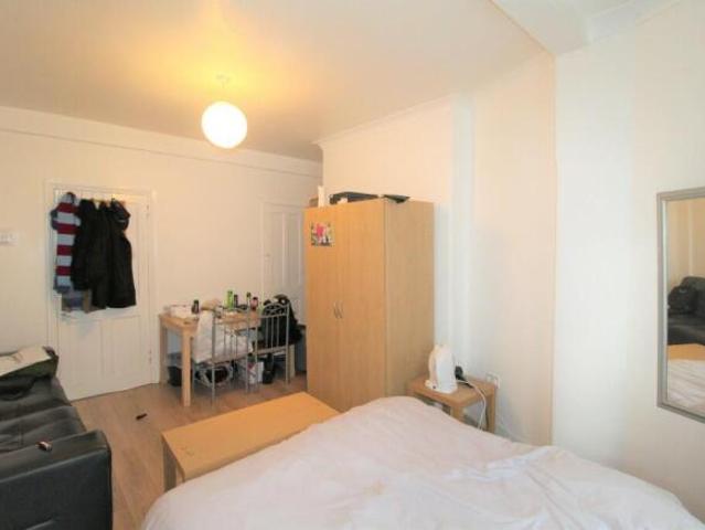 Flat for rent in Cat Hill
