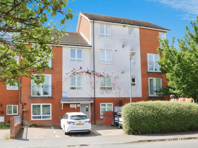 Apartment for rent in Slough