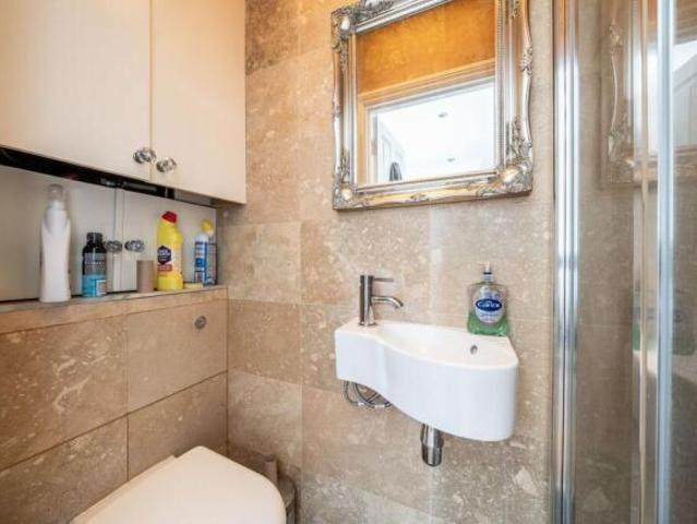 Flat for rent in Cat Hill