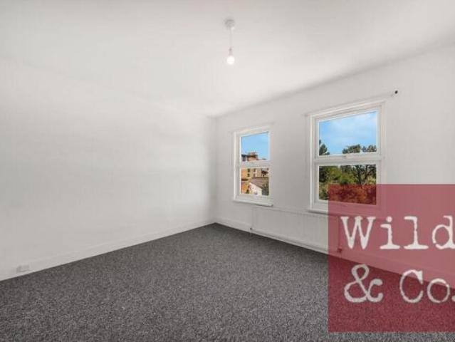 Flat for rent in South Hackney, Greater London