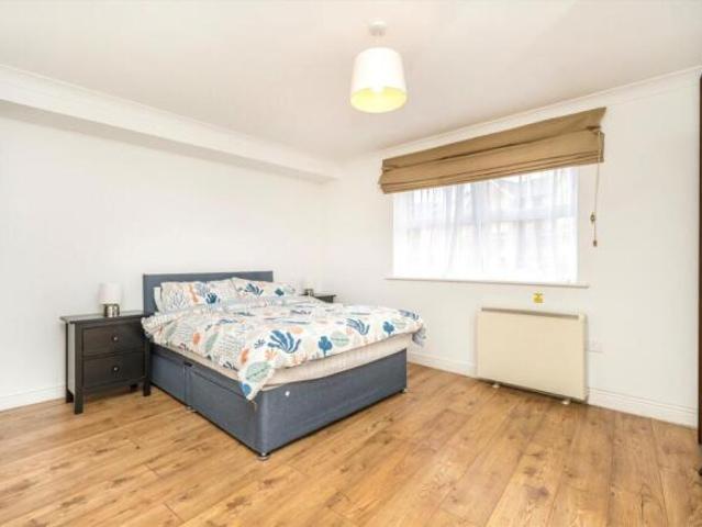 Flat for rent in Tooting, Greater London