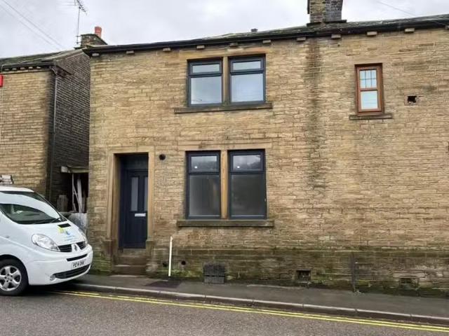 House for rent in Denholme, West Yorkshire