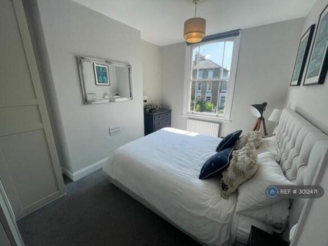 Flat for rent in Cat Hill