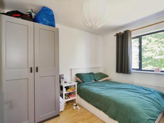 Flat for rent in Cat Hill