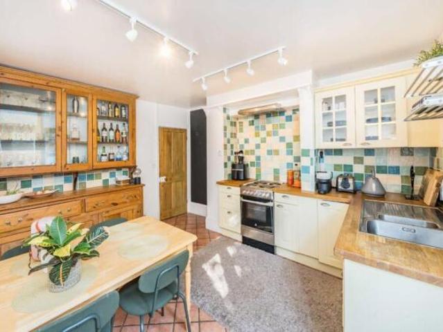 Flat for rent in Tooting Graveney, Greater London