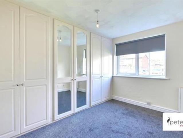 Flat for rent in Marbury