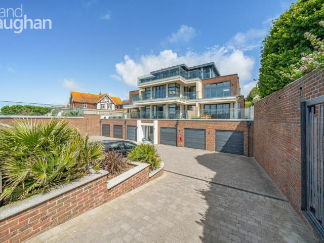 Flat for rent in Brighton