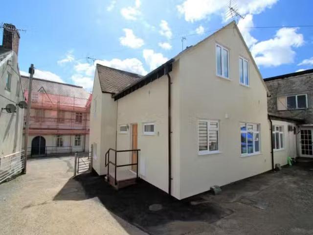 House for rent in School House, Gloucestershire