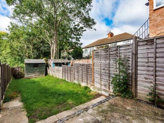 Flat for rent in Cat Hill