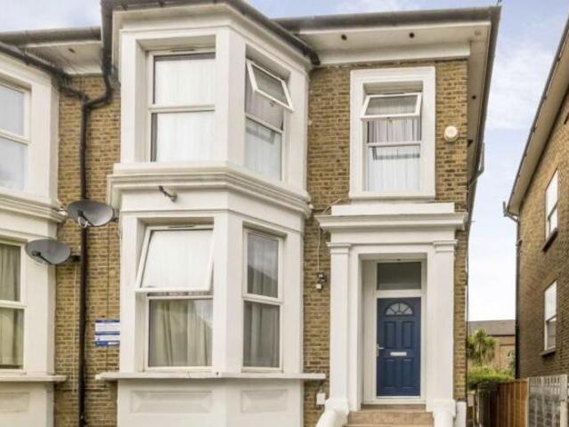 Flat for rent in Greater London