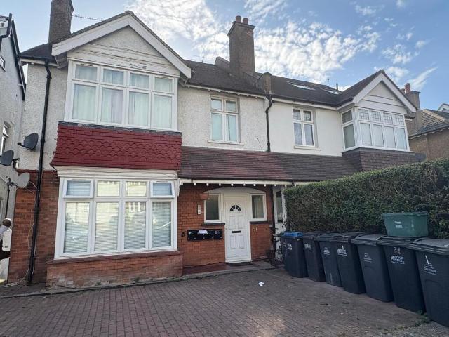 Flat for rent in South Croydon