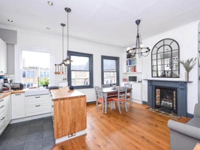 Flat for rent in Cat Hill