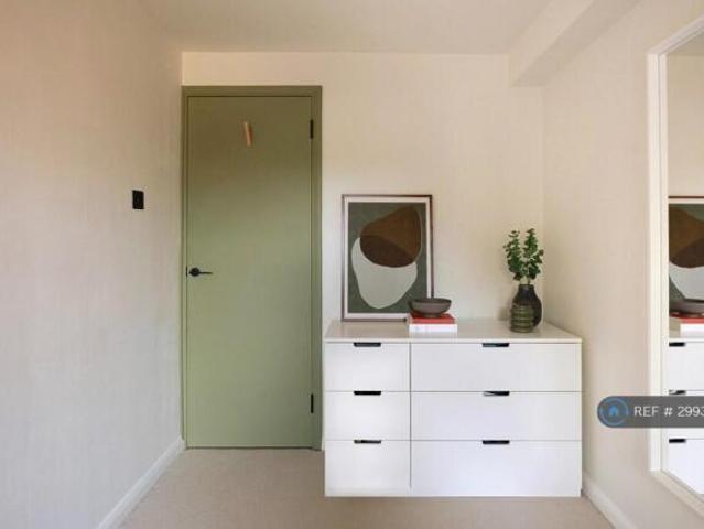 Flat for rent in Cat Hill