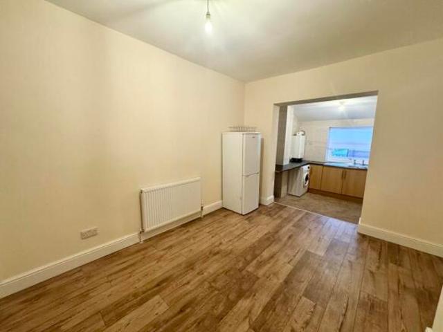 Flat for rent in Meadowhead, Batemoor
