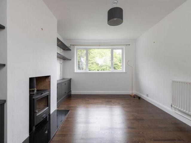 Flat for rent in Cat Hill