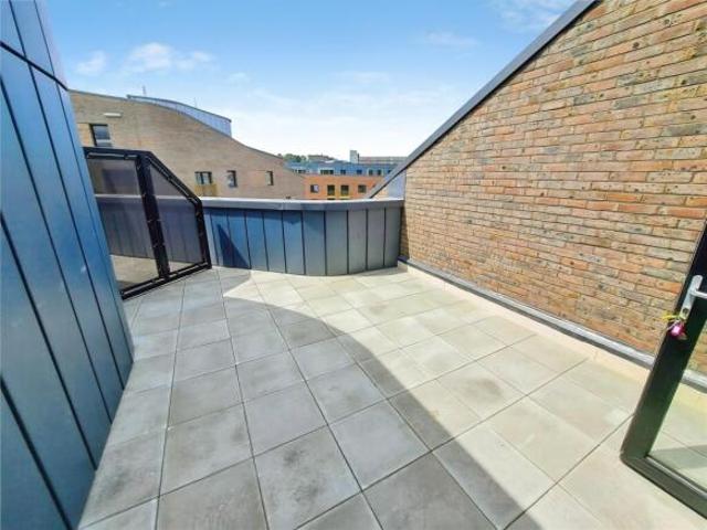 Flat for rent in Chatham