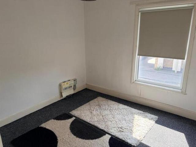 Flat for rent in Syston, Elmfield