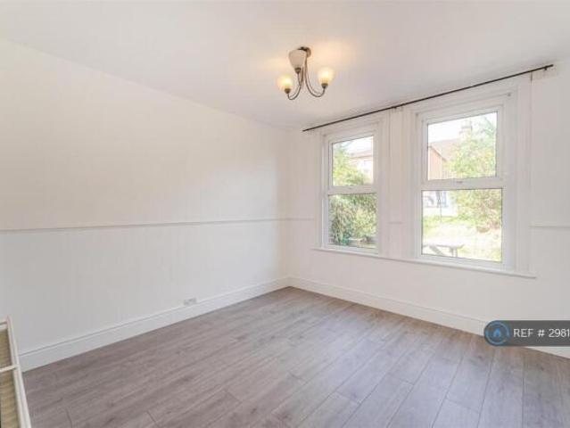 Flat for rent in Cat Hill