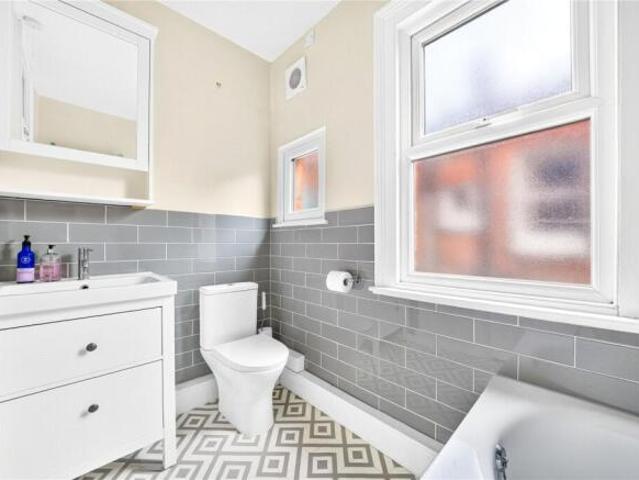 Flat for rent in Cat Hill