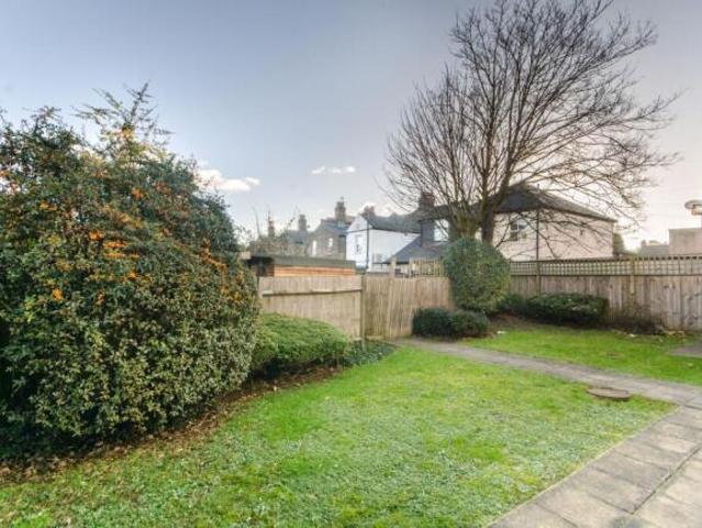 Flat for rent in London Borough of Merton, South Wimbledon