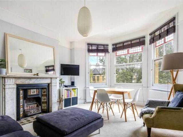 Flat for rent in Cat Hill