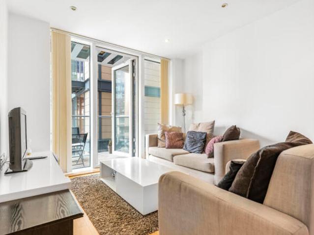 Flat for rent in Cat Hill