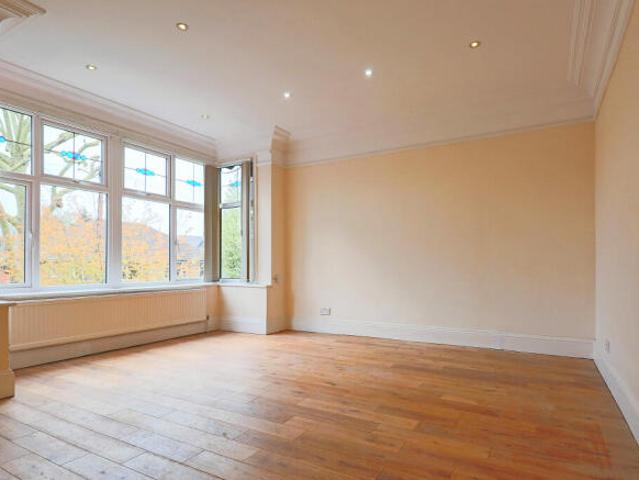 Flat for rent in Cat Hill