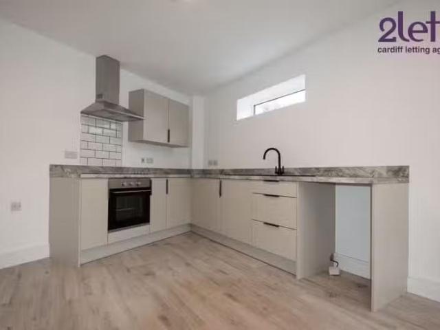 House for rent in Plasnewydd, Falcon Lodge
