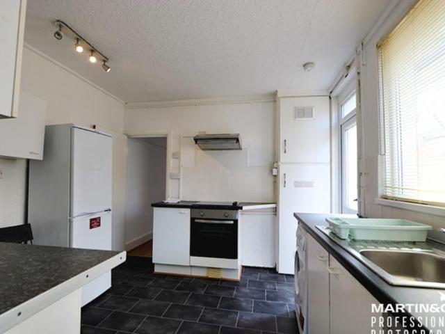 Flat for rent in Falcon Lodge, Wales